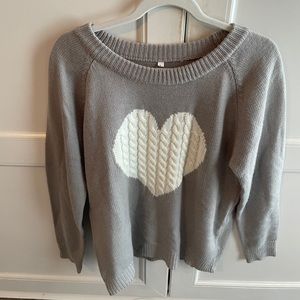 Grey crewneck sweater with heart